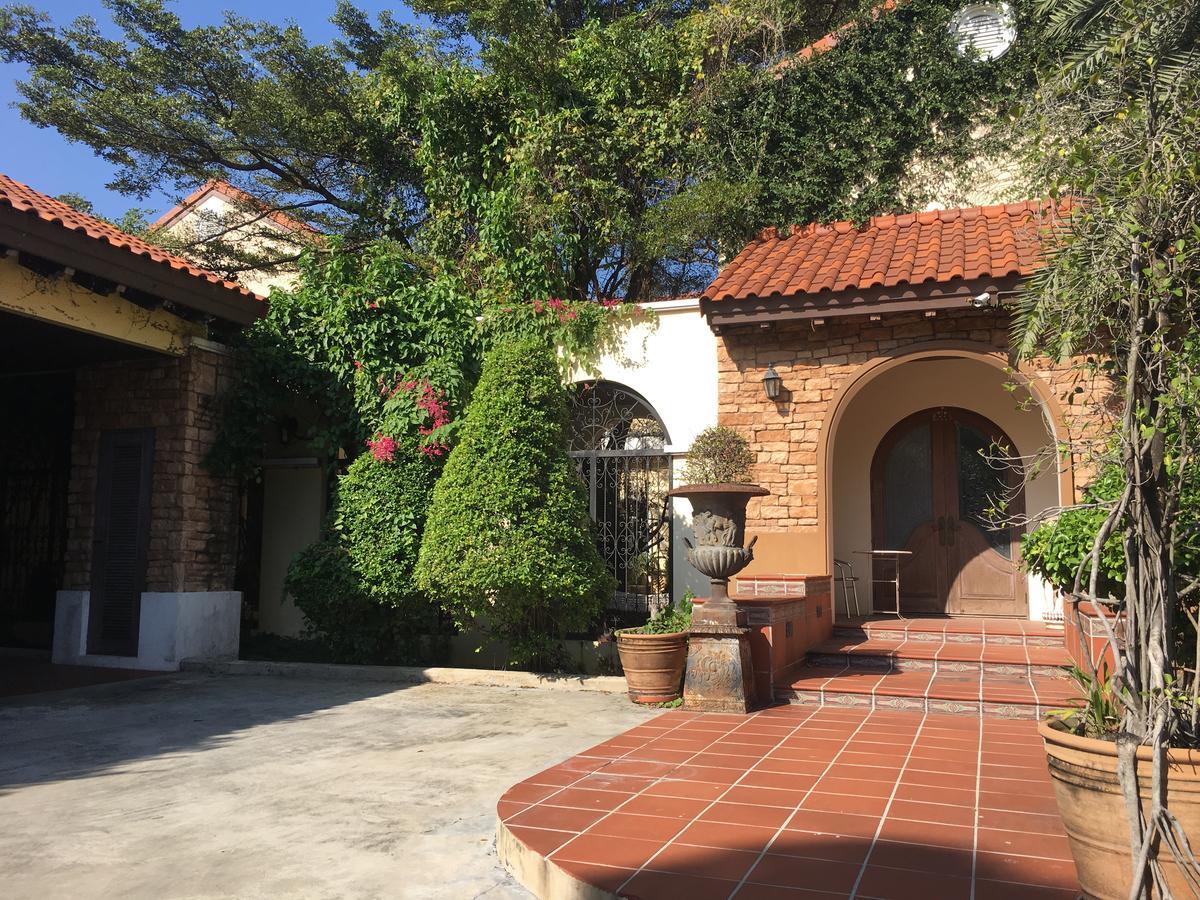 Prompimarn Villa Toscana Banguecoque Exterior foto