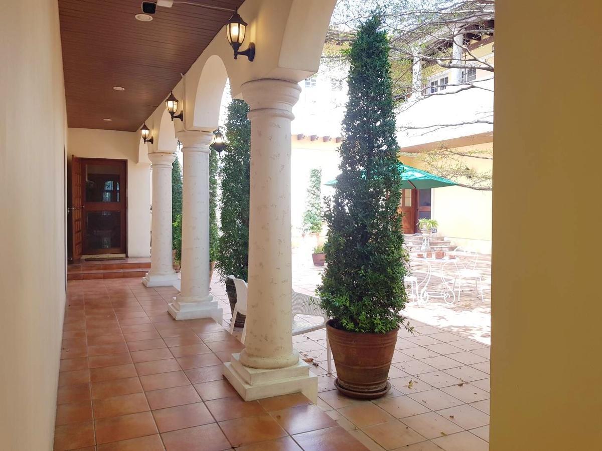 Prompimarn Villa Toscana Banguecoque Exterior foto